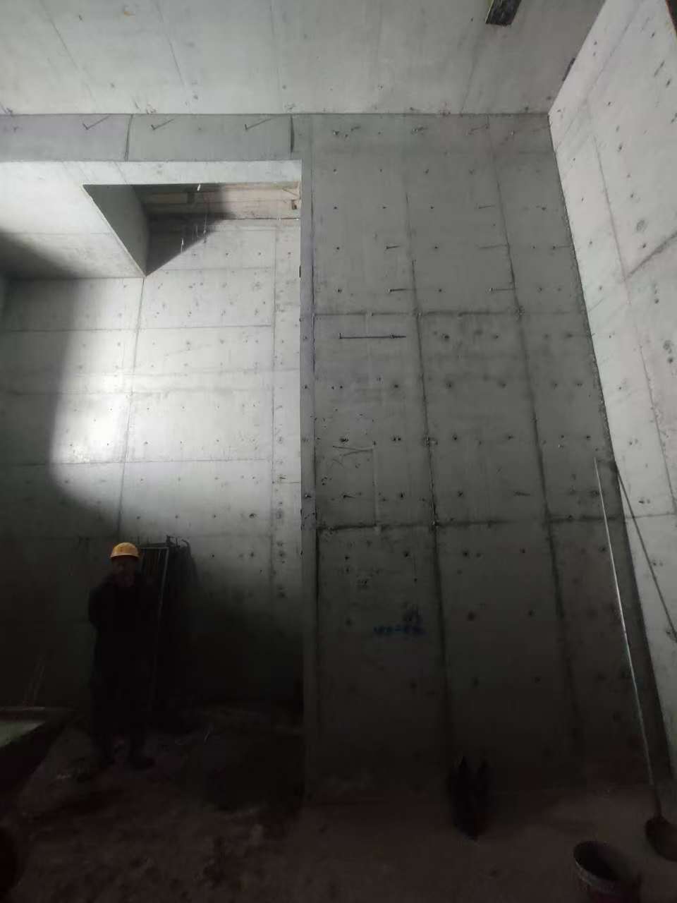 盐山墙上开槽钢筋断了有影响吗